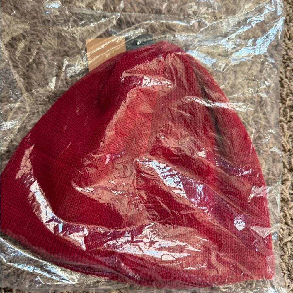 New The North Face Cardinal Red beanie with Quirk Hard Seltzer Mountain stocking - Picture 7 of 10